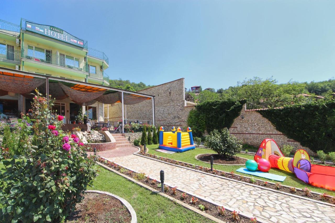 Хотел Комплекс Антик Varna Exterior foto
